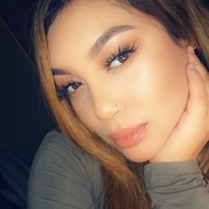 Meet your Posher, Ana